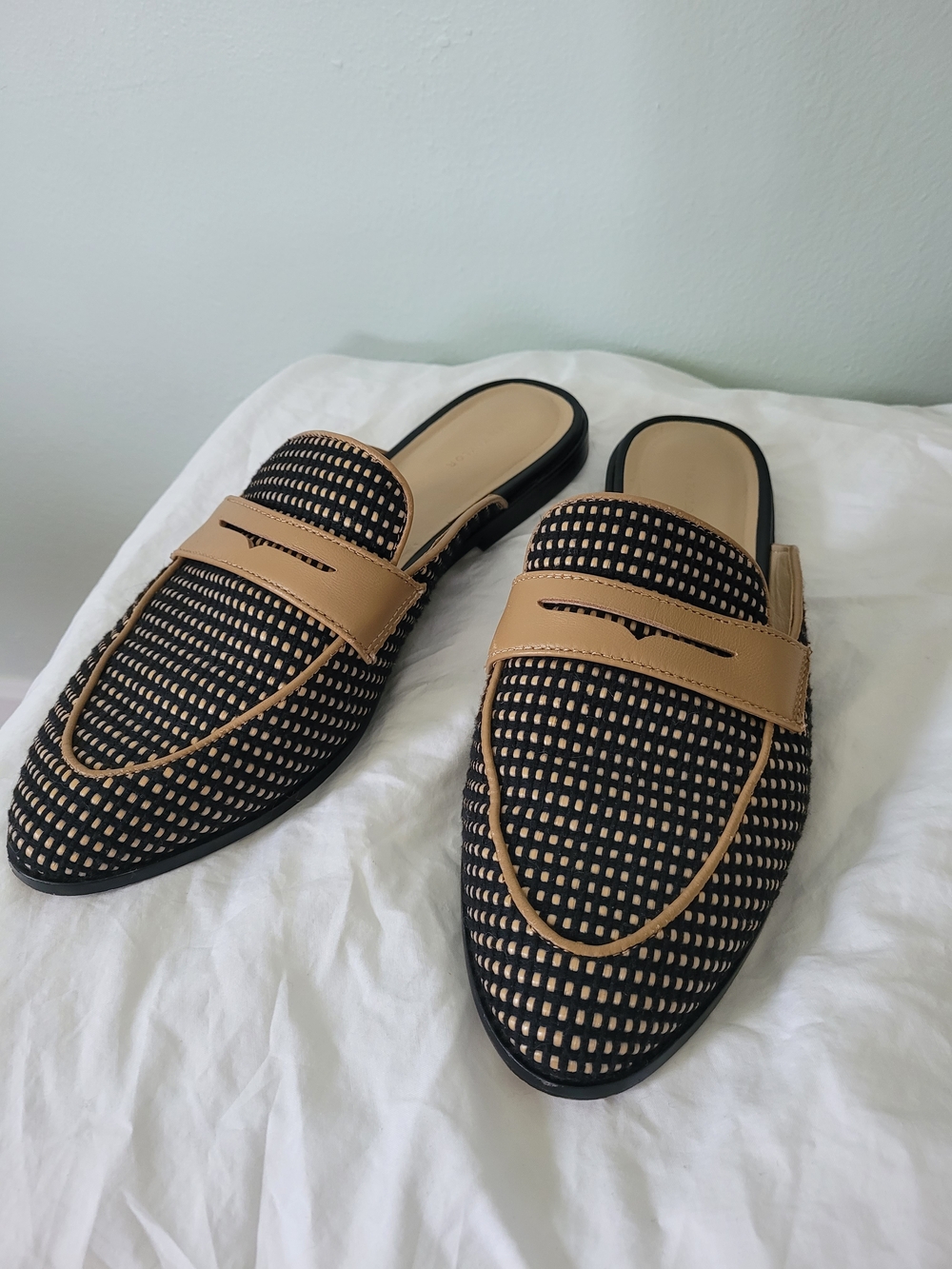 Ann Taylor Black and Tan Woven Backless Loafers Women's 10